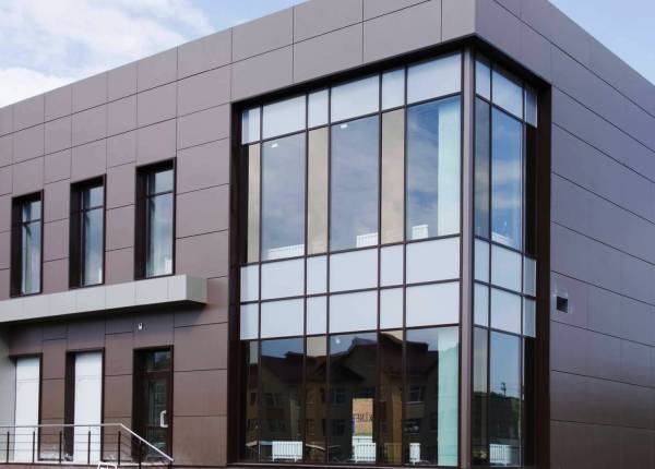 Фасадное остекление торгового центра в Фрязино