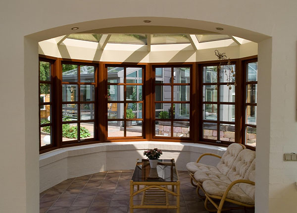 Остекление эркерными окнами коттеджа под ключ в Фрязино