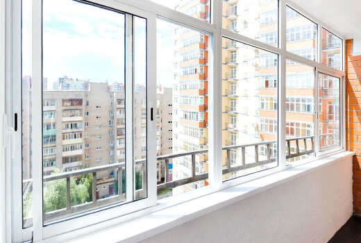 Холодное раздвижное остекление алюминиевыми окнами в Фрязино