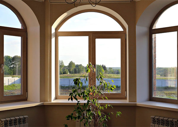 Остекление арочными окнами коттеджа в Фрязино