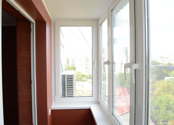 Теплое остекление балкона пластиковыми окнами в Фрязино