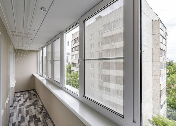 Теплое остекление лоджии пластиковыми окнами в Фрязино